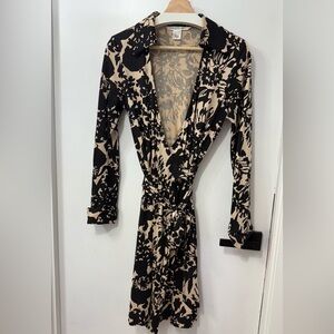 Diane Von Furstenberg 100% Silk Wrap Dress
